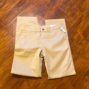 Modern Khakis in Relaxed Fit with GapFlex 31x34